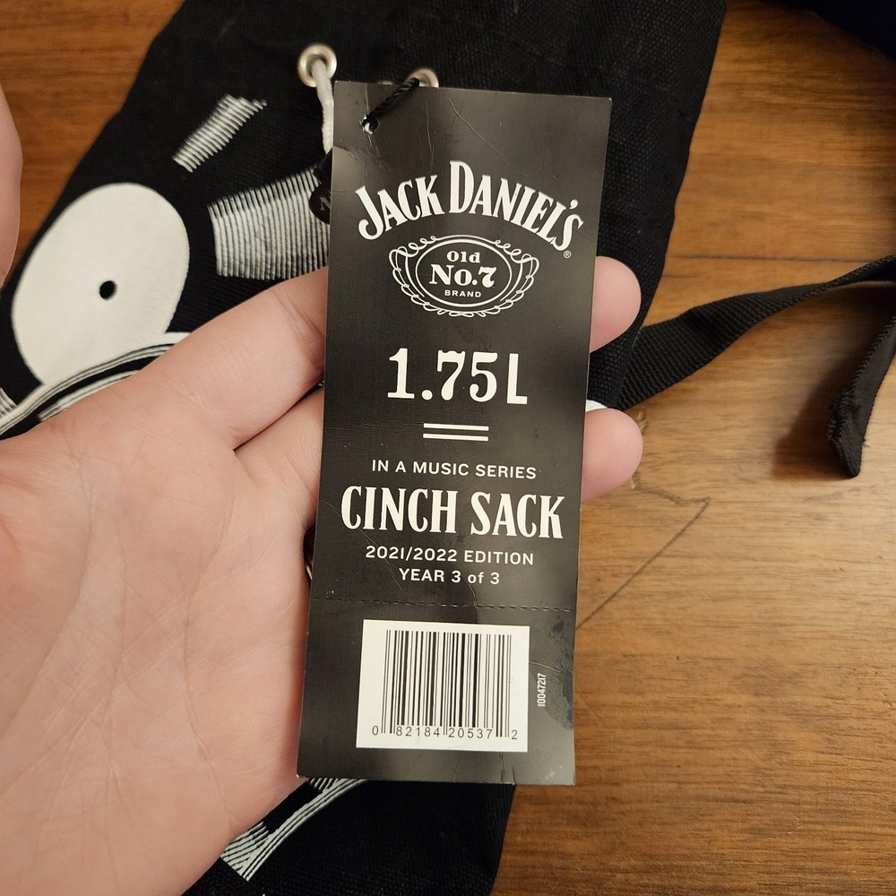 Jack Daniels Cinch Sack Travel Bottle Bag 2021/2022 Edition New With Tag - Picture 3 of 4